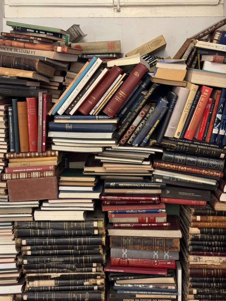 Poorly-organized bookshelf in a bookstore